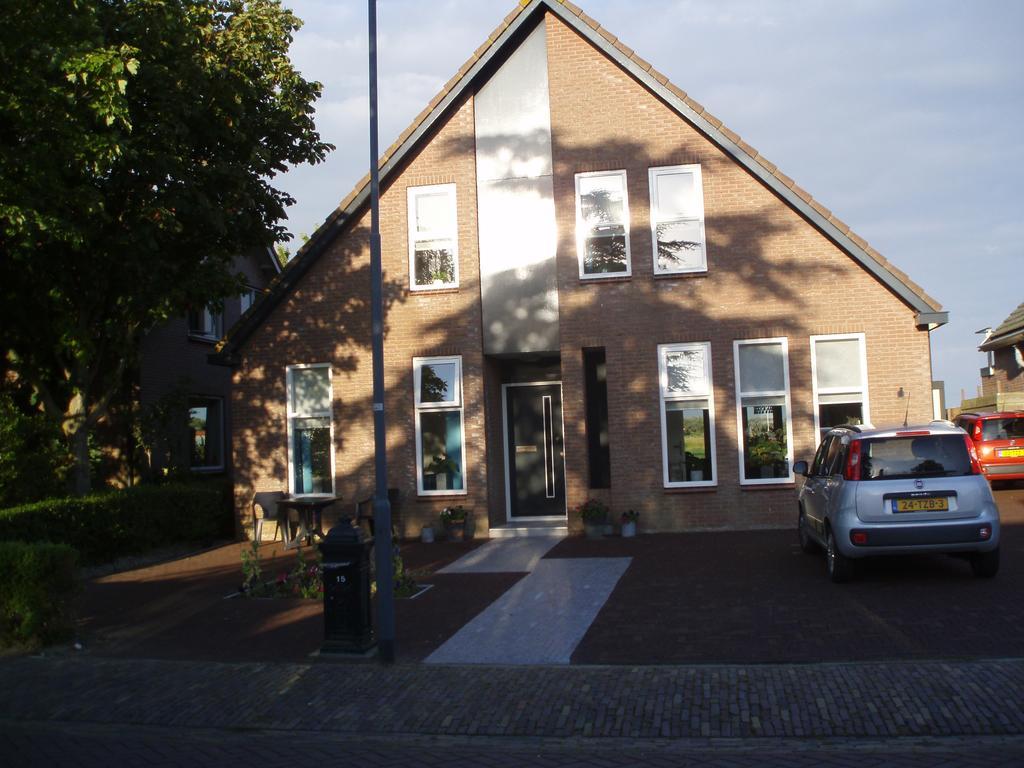 B&B Fam. Tavenier Vrouwenpolder Kamer foto